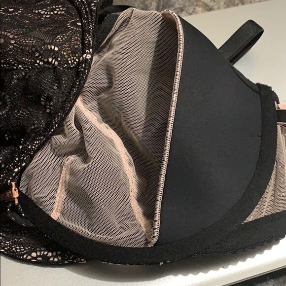 Victoria’s Secret sexy Strappy unlined plunge push up without the padding bra - Picture 5 of 7